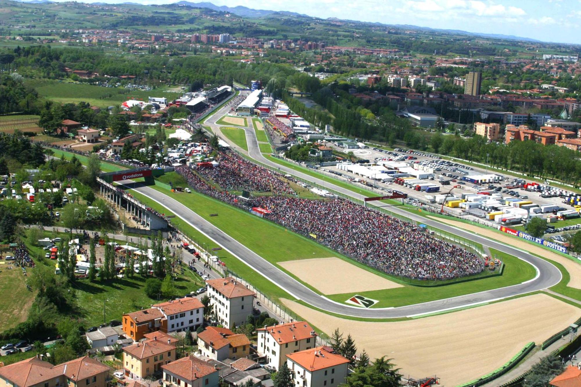 Апартаменты Le Due Corti Centro Storico - Autodromo Имола Экстерьер фото
