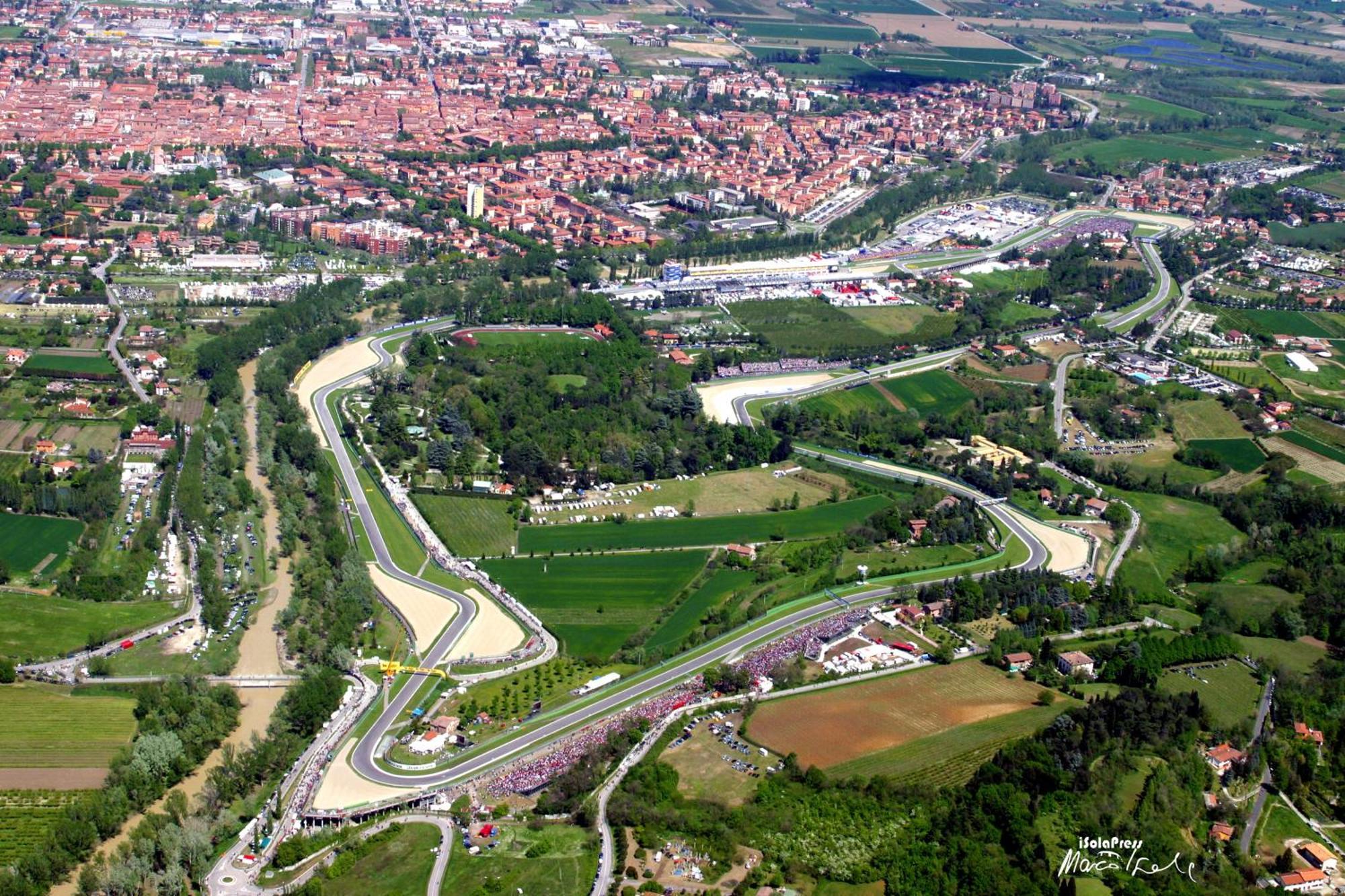 Апартаменты Le Due Corti Centro Storico - Autodromo Имола Экстерьер фото